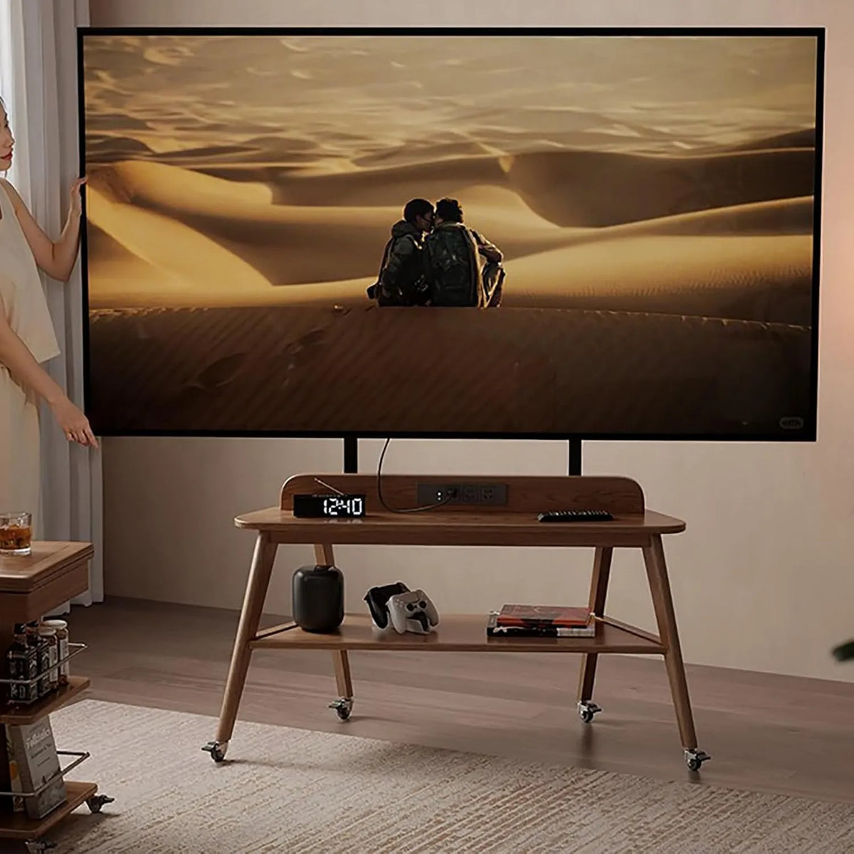 Generic, Smart TV, 85 cali, 400 x 400 mm, 400 × 400, TV, przenośny, poruszające się koła, TV na kółkach